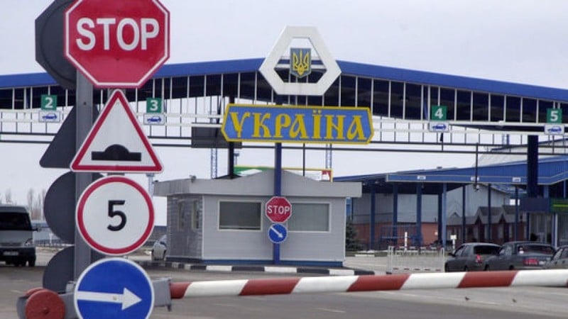 В вопросе открытия пунктов пропуска на границе Украина будет ориентироваться на эпидемиологическую ситуацию по коронавирусу, а также решения в других странах Европы об открытии границ.