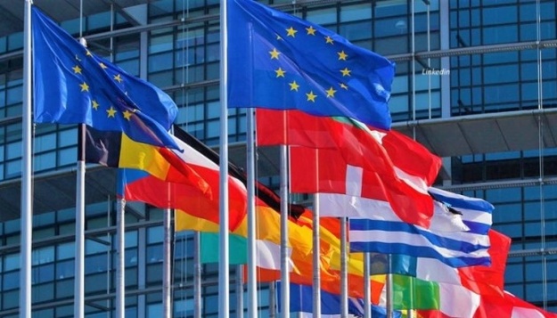 Власти ЕС почти разработали план, согласно которому собираются выкупать доли в ключевых европейских компаниях, чтобы защитить их от экономических последствий коронавируса.