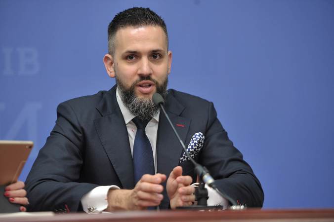 Бывший председатель Государственной таможенной службы Максим Нефьодов обжаловал в суде свое увольнение с этой должности.