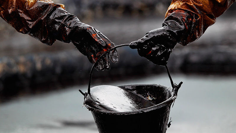 Ціни на нафту 22 травня почали знижуватися через рішення Китаю відмовитися від мети щодо зростання економіки на 2020 рік.