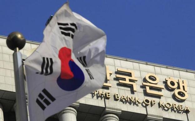 Центральный банк Южной Кореи снизил процентные ставки до рекордного минимума и предупредил, что пандемия коронавируса будет тяжелее, чем мировой финансовый кризис 2008 года.