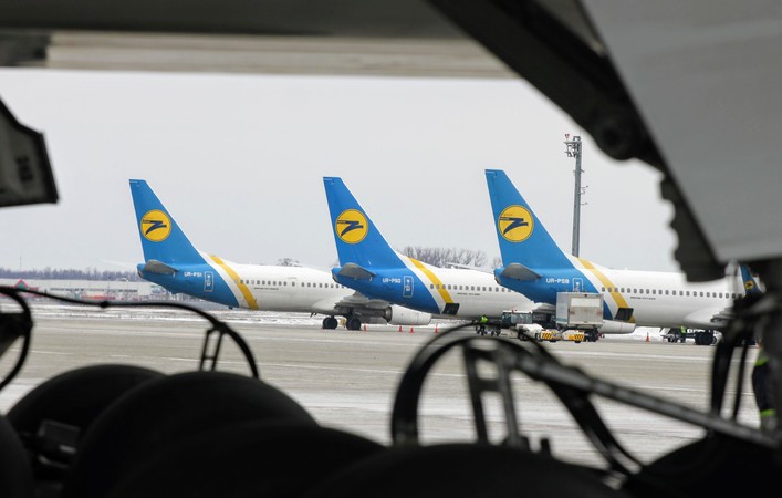Авиакомпания «Международные авиалинии Украины» уволит 900 сотрудников из-за карантинных мер в стране, вследствие которых закрылись все международные авиасообщения.