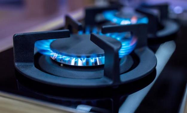 Суд обязал потребителей без газовых счетчиков снова платить за газ по завышенным нормам — образца 1996 года.