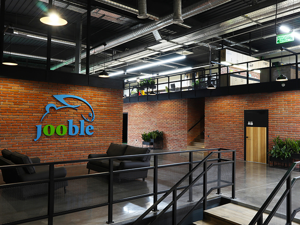 Украинская продуктовая компания Jooble объявила о покупке агрегатора вакансий Hotwork, популярного в СНГ.