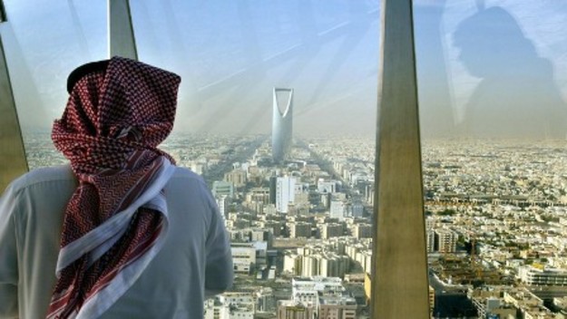 Найбільший в світі експортер нафти, Саудівська Аравія, створює фонд розвитку туризму в межах зусиль по диверсифікації від нафти і поліпшення іміджу країни як привабливого туристичного напрямку.