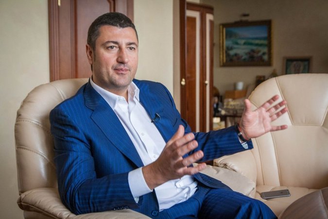 Офис генерального прокурора закрыл уголовное производство против олигараха Олега Бахматюка и экс-заместителя главы Нацбанка Александра Писарука.