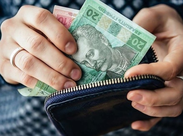 Уряд визначив графік підвищення мінімальної заробітної плати в Україні.