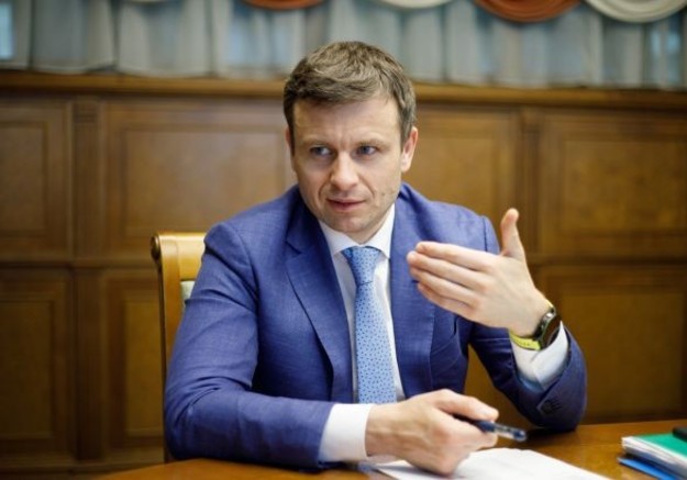Міністр фінансів Сергій Марченко під час пресбрифінгу розповів, чому вирішили скасувати розміщення євробондів на $1,75 мільярда після відставки голови НБУ, та як це рішення оцінили інвестори.
