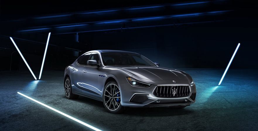 Італійський виробник ексклюзивних автомобілів спортивного та бізнес-класу Maserati представив свій перший електрифікований автомобіль – Ghibli Hybrid.