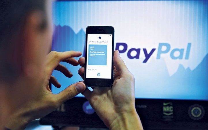 Керівники PayPal заявили, що суспільство досягло «переломного моменту», коли наступає «смерть готівки».