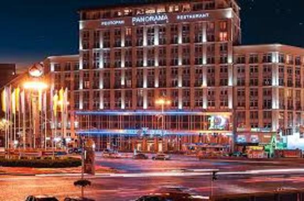 29 липня Фонд державного майна затвердив протокол про результати електронного аукціону з продажу готелю «Дніпро» компанії ТОВ «Смартленд» за 1,11 млрд грн.