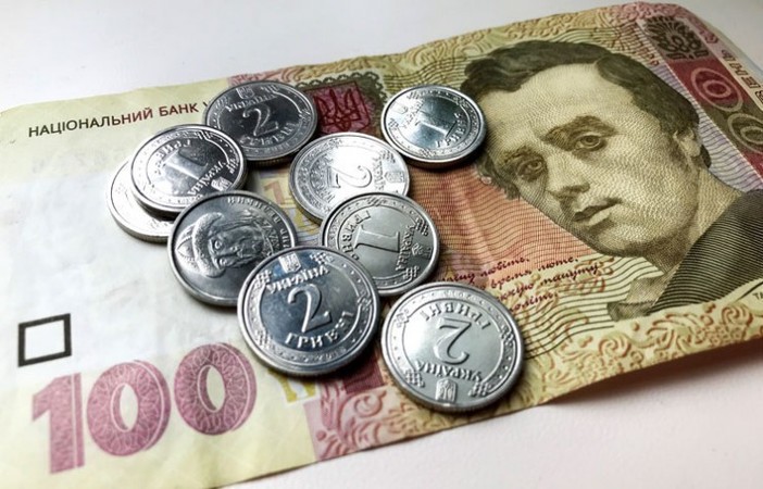 По состоянию на 1 июля на одного украинца приходится 71 банкнота, а разменных и оборотных монет, являющихся средством платежа, — 185.