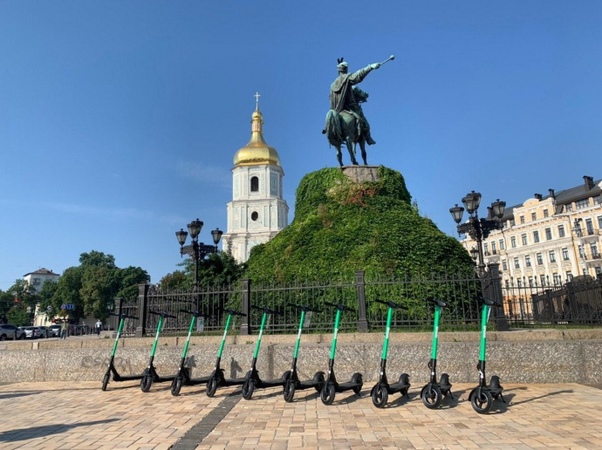 Bolt запустив сервіс прокату електросамокатів в Києві, перші 5 локацій вже працюють в центрі столиці.