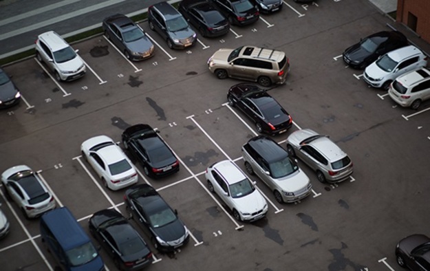 У липні за порушення правил паркування транспортних засобів в столичний бюджет надійшло 1,55 млн грн.