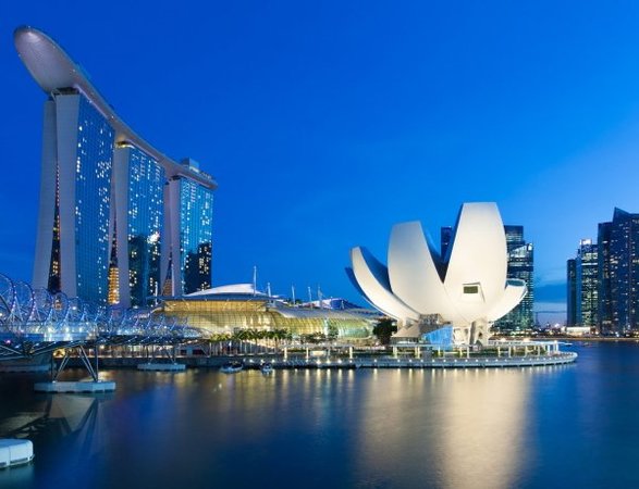 Сінгапур повідомив, що його економіка скоротилася більше, ніж очікувалося.