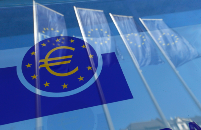 Экономика 19 стран еврозоны во втором квартале 2020 года упала на 12,1% в поквартальном выражении.