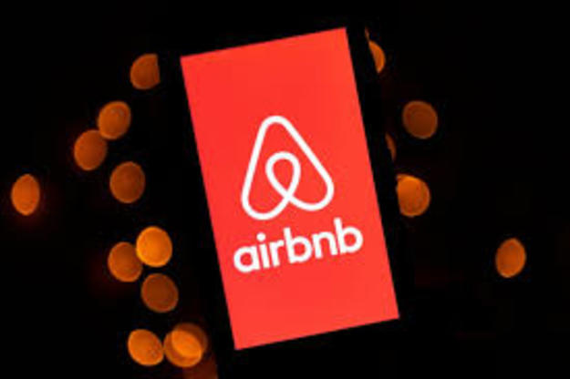 Компания по аренде жилья Airbnb Inc заявила, что конфиденциально подала заявку регуляторам США на первичное публичное размещение акций (IPO).