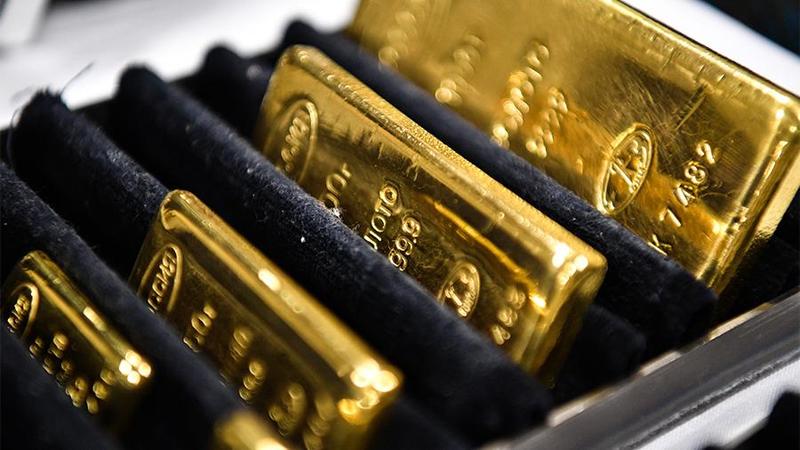 Згідно із даними американського хедж-фонду SkyBridge Capital, золото продовжить своє ралі на тлі «масштабного знецінення валют».