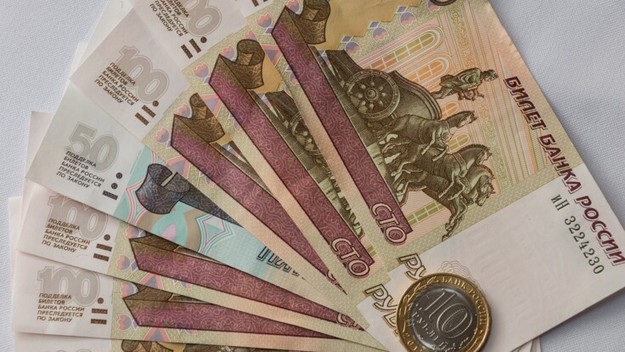 7 сентября курс евро поднялся выше 90 российских рублей впервые с 12 февраля 2016 года.