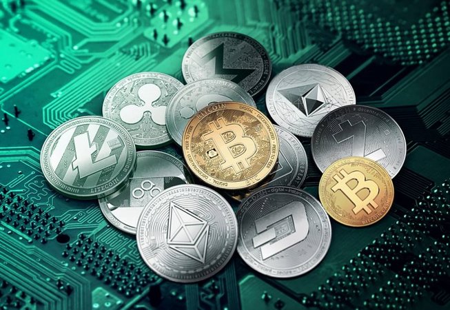 Швейцарский кантон Цуг, получивший в последние годы статус швейцарской Криптодолины, объявил, что с февраля 2021 года будет принимать налоговые платежи в криптовалютах Bitcoin или Ether.