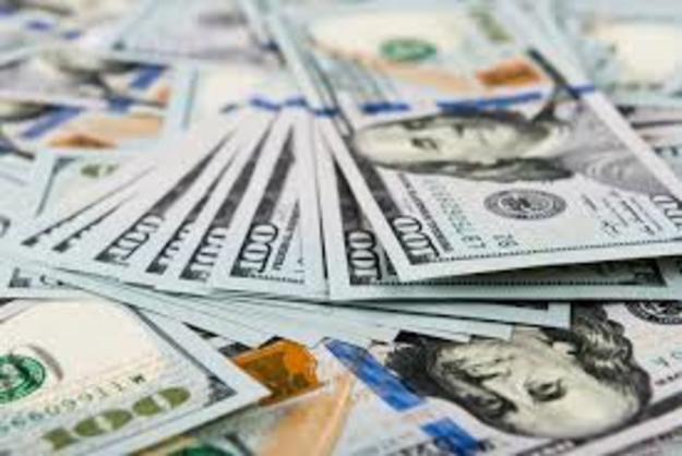 К закрытию межбанка американский доллар в покупке и в продаже удержал утренние позиции.