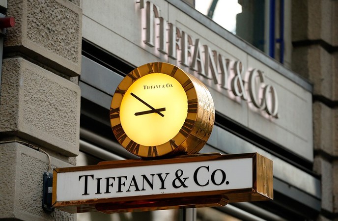 Компанію Tiffany купувати не будуть.