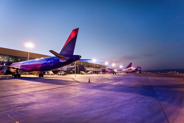 Венгерская авиакомпания Wizz Air уменьшает количество рейсов из Украины в зимнем расписании полетов.