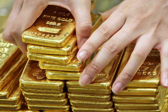 Ціни на золото активно знижуються четвертий день поспіль, наблизившись до $ 1850 за унцію.