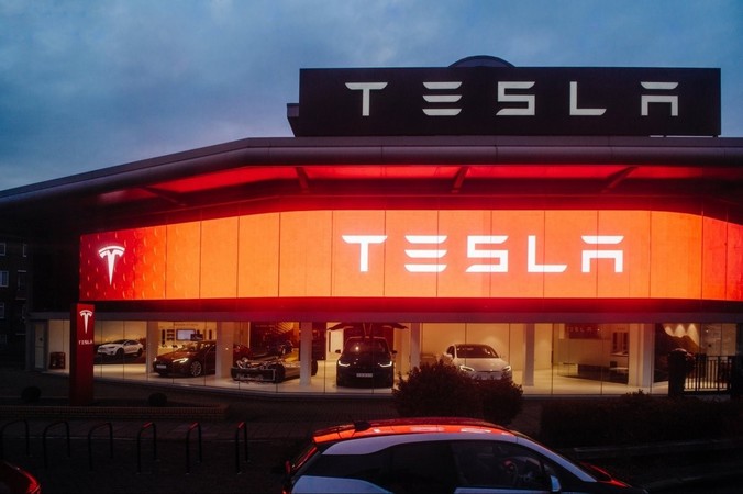 Tesla подала позов до судових органів США, яким вимагає скасування постанови адміністрації президента про мита на комплектуючі, що імпортуються компанією з Китайської Народної Республіки, передає LBLV.com.