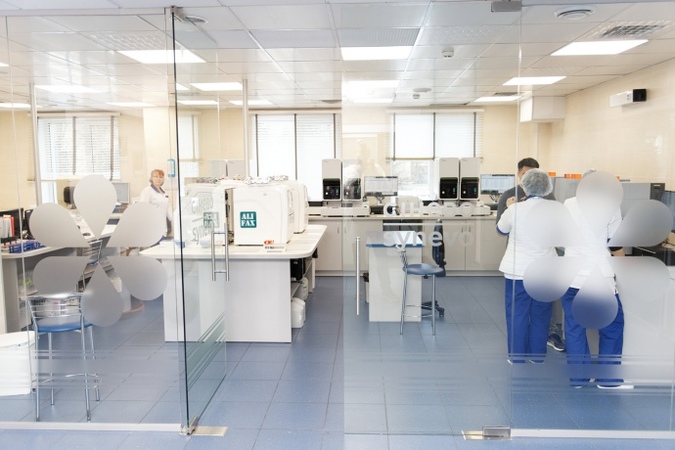 Лаборатория «Синэво», которая является частью шведского медицинского холдинга Medicover, запустила специализированный covid-центр для проведения комплекса исследований на covid-19.