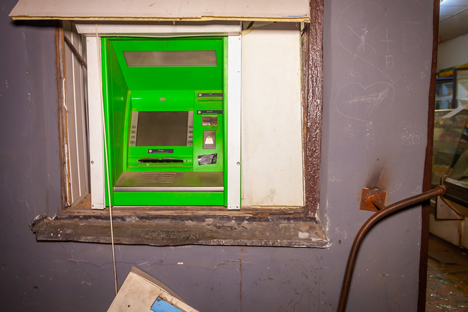 Серийные грабители банкоматов задержаны на “горячем” – Приватбанк