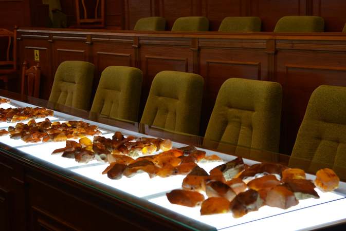 Первый в Украине открытый аукцион по продаже янтаря-сырца прошел 16 октября в Луцке.