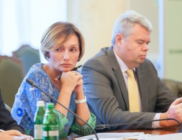 Первая замглавы Нацбанка Катерина Рожкова и замглавы Дмитрий Сологуб прокомментировали решение правления Нацбанка о перераспределении полномочий в НБУ.