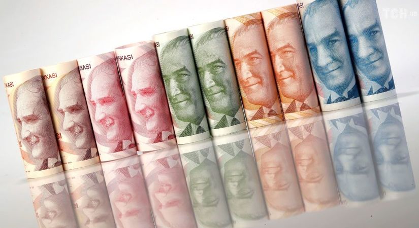 Стоимость валюты Турции в ходе самого длительного с 1999 года снижения курса упала до нового исторического минимума, показывают данные Bloomberg.