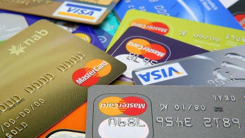 Карантин скоротив частку одержання готівки до 13,6% серед усіх карткових операцій