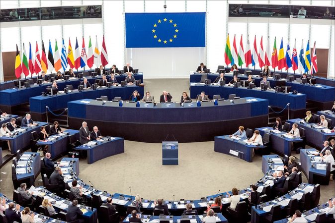 Совет ЕС и Европейский парламент достигли политического согласия о семилетнем бюджете ЕС, чтобы гарантировать будущую его поддержку в парламенте.