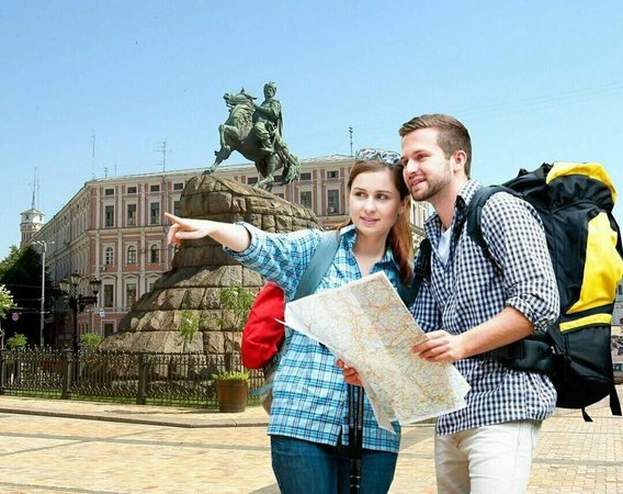 Туристический поток в Украину из-за рубежа уменьшился в 4 раза
