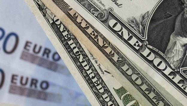 Закрытие межбанка: доллар подрос на 3 копейки