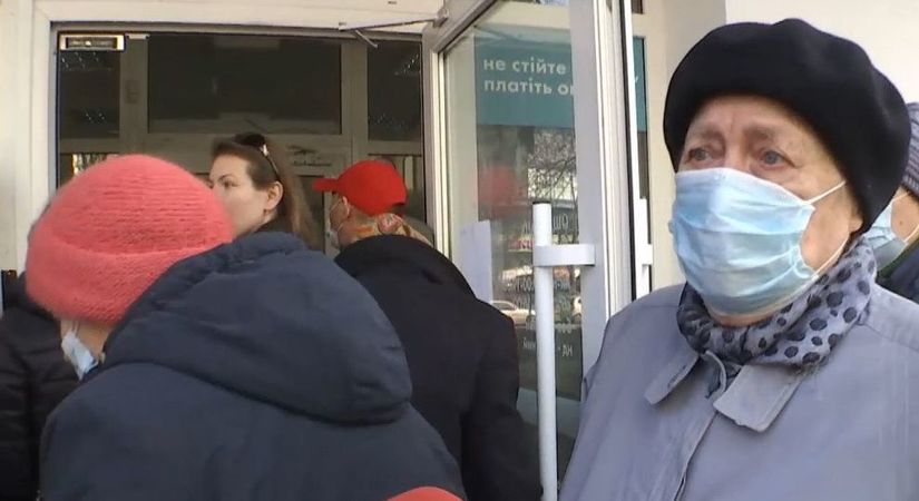 З кожним днем на ​​коронавірус хворіє все більше українців.