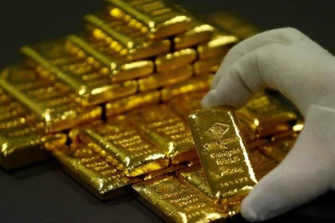 На початку тижня ціна на золото впритул наблизилася до позначки в $1800, втративши менш ніж за місяць близько $150 своєї вартості.