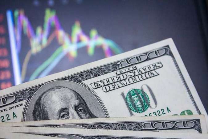 Долар знову виріс: чому затишшя на міжбанку буде недовгим