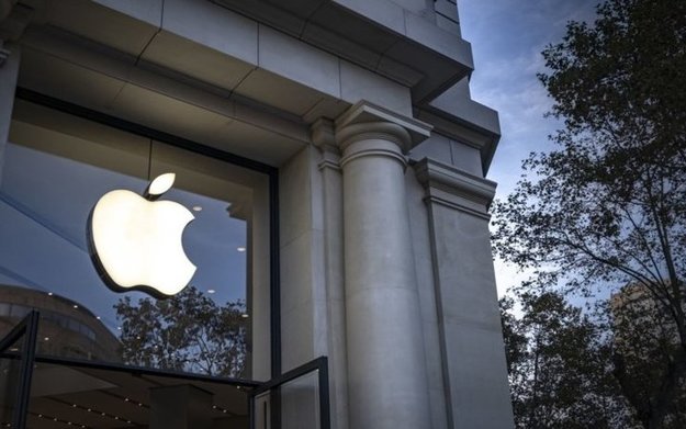 Антимонопольний комітет Італії оштрафував компанію Apple на $12 млн за «агресивну і оманливу» комерційну практику з продажу своїх iPhone.