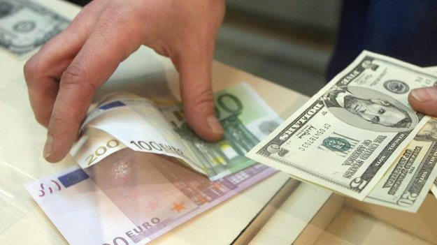 Население Украины в ноябре впервые стало нетто-покупателем валюты - Данилишин