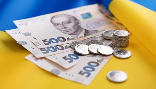Прийнятий Верховною Радою державний бюджет на 2021 рік передбачає, що з 1 січня мінімальна заробітна плата становить 6000 гривень.