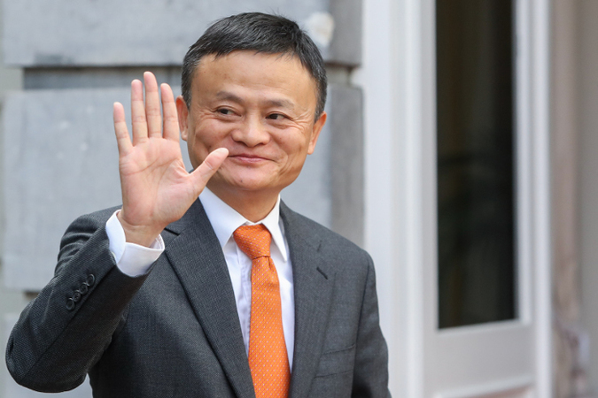Засновник Alibaba Джек Ма показався на публіці вперше з осені, коли було скасовано публічне розміщення акцій його фінтех-компанії Ant Group.