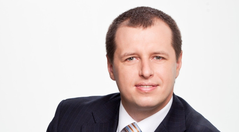 «Замість підвищення суми держгарантій в цілому, краще повністю скасувати гарантії за валютними вкладами», — вважає Володимир Мудрий, голова правління ОТП Банку.