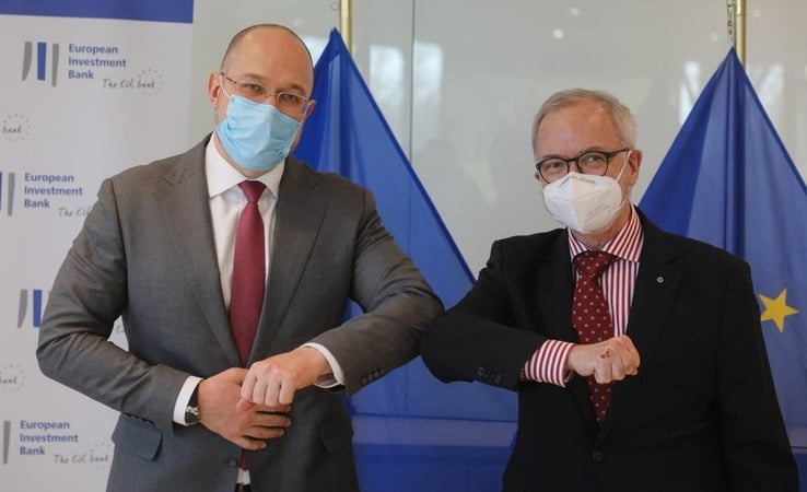 Україна отримає 50 млн євро від Європейського інвестиційного банку на закупівлю вакцин для населення та сучасного холодильного обладнання для мережі центрів вакцинації.