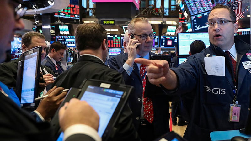 Основний індекс американського фондового ринку S&P 500 знизився більші ніж на 1% відразу після початку торгівлі 18 лютого.