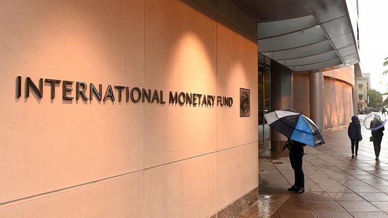 Коли починається глобальне кількісне пом’якшення МВФ стає непотрібним, навіть таким фінансово нестабільним країнам як Україна.