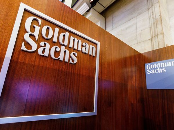 Goldman Sachs Group Inc відновив роботу свого відділу торгівлі криптовалютою і з наступного тижня почне торгувати ф'ючерсами на біткої і безпоставковими валютними форвардами для клієнтів.
